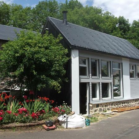 Gîte très lumineux Vernines Esterno foto