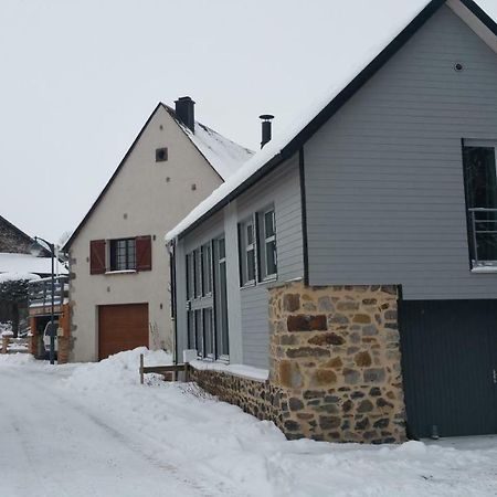 Gîte très lumineux Vernines Esterno foto