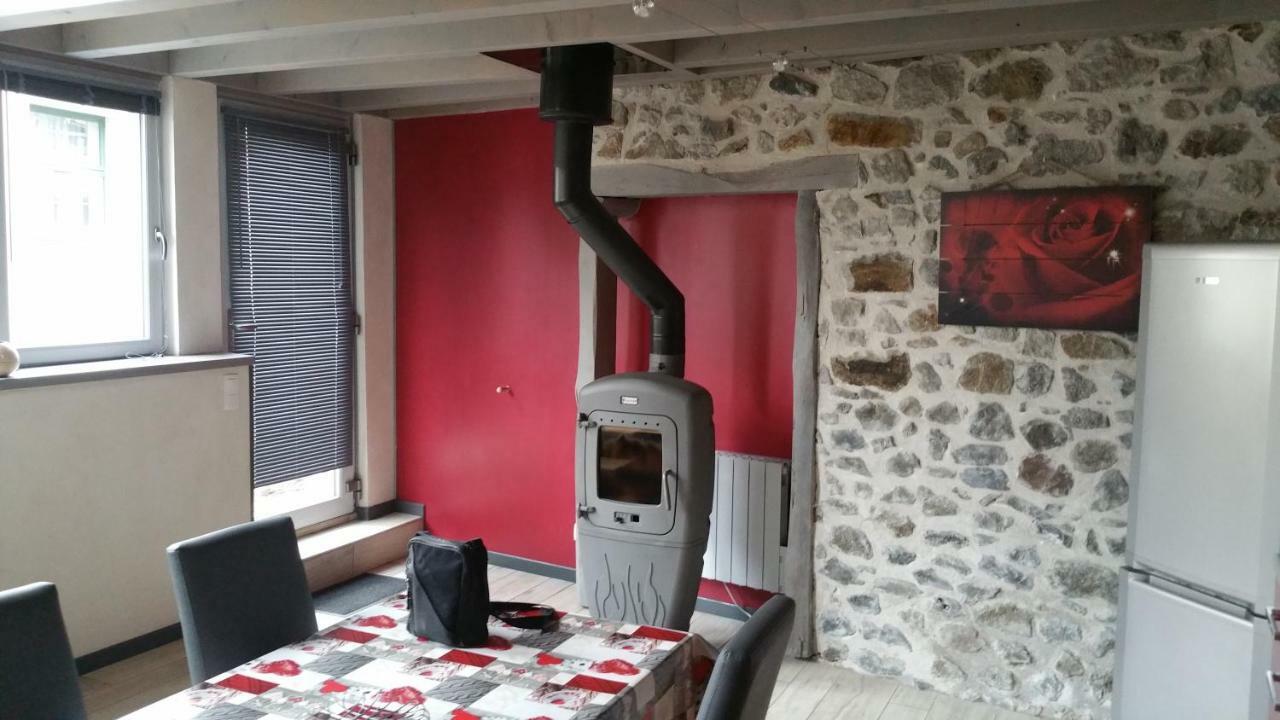 Gîte très lumineux Vernines Esterno foto